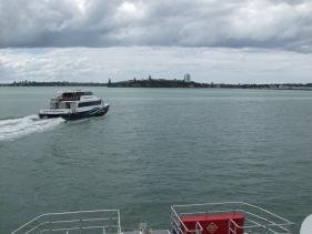 op de veerboot naar Devonport