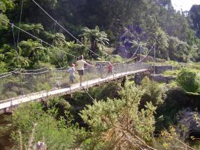 De hangbruggen bij Karangahake
