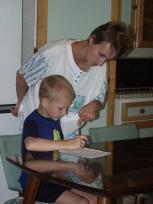 Jasper krijgt schrijfles