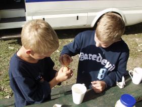 Pasen - eike-totsjen = eitje-tikken
