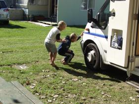Pasen - eieren zoeken - de schaal met eieren is weer teruggevonden