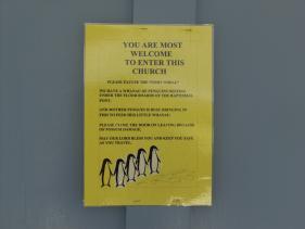 Raukokore - pinguins onder de vloer bij de doopvont