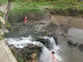 Taupo - Waikato river - hot water stream