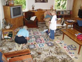 De beddesprei wordt samengesteld